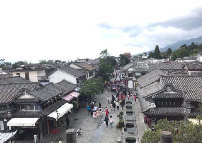 麗江復(fù)華度假世界選用“璨坤”3D霧化蒸汽壁爐
